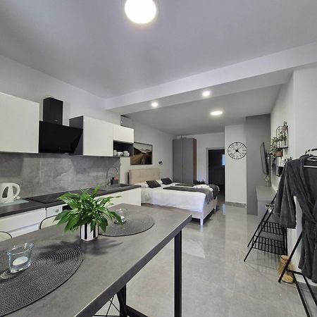 Cave With Free Parking Apartment Pula Bagian luar foto