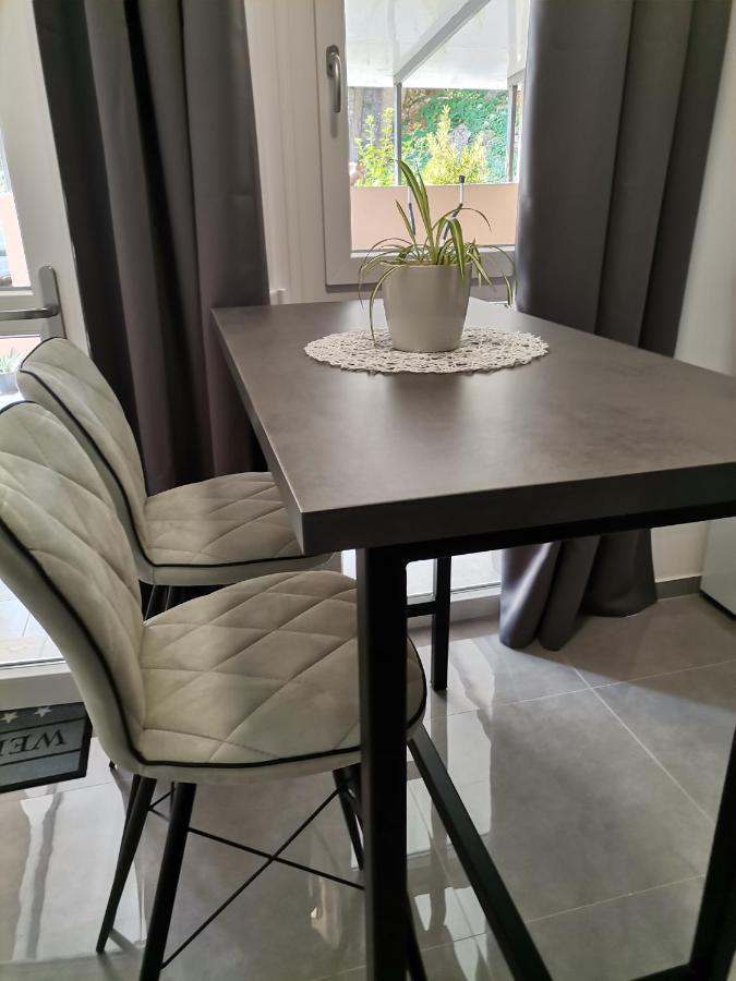 Cave With Free Parking Apartment Pula Bagian luar foto