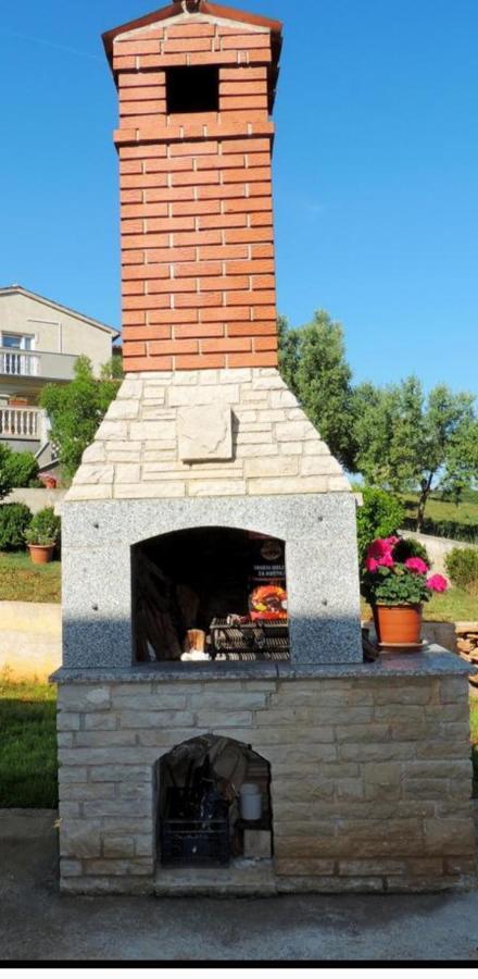 Cave With Free Parking Apartment Pula Bagian luar foto