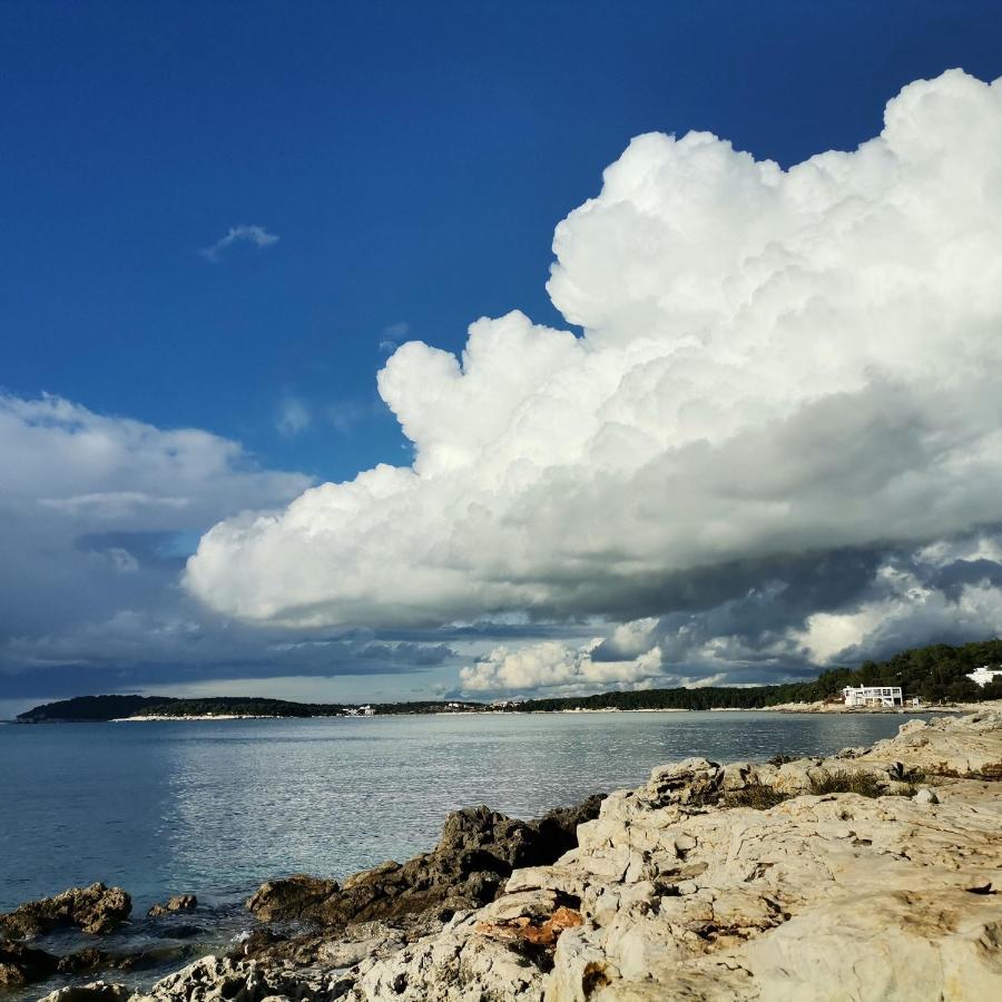 Cave With Free Parking Apartment Pula Bagian luar foto