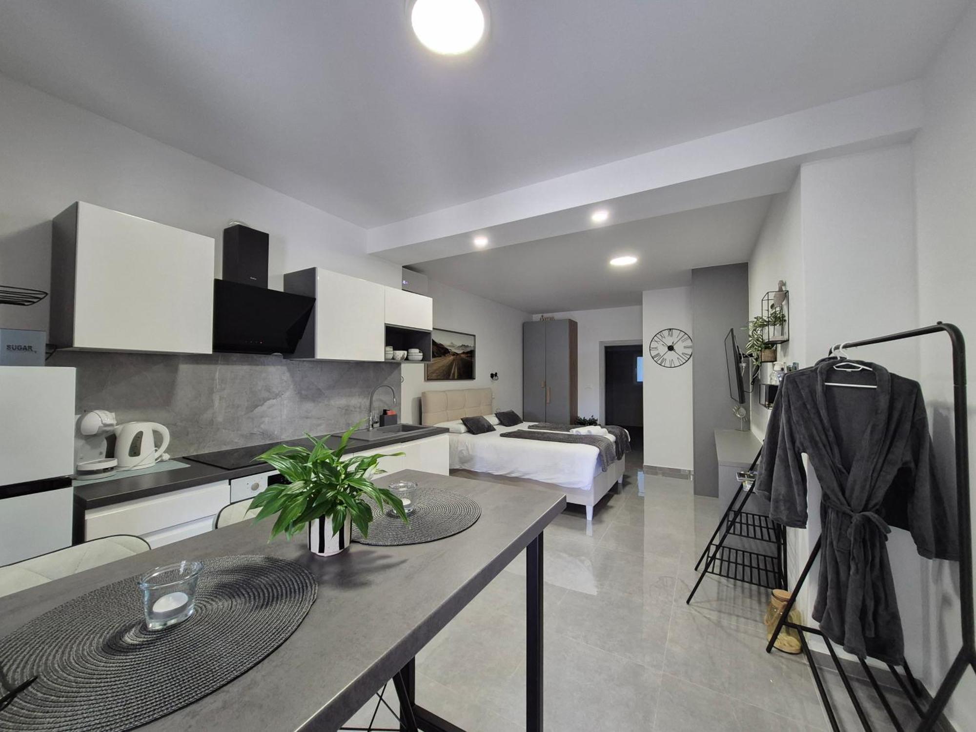 Cave With Free Parking Apartment Pula Bagian luar foto
